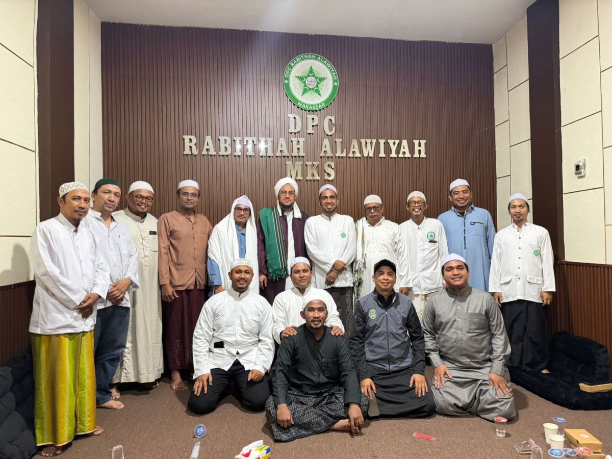 Silaturahmi DPC Rabithah Alawiyah Makassar Bersama Habib Abdullah bin Ja'far Al-Habsyi Berlangsung Khidmat dan Penuh Keberkahan